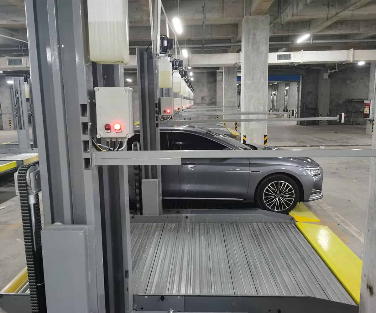 2層簡易升降機械式停車設(shè)備短租.jpg