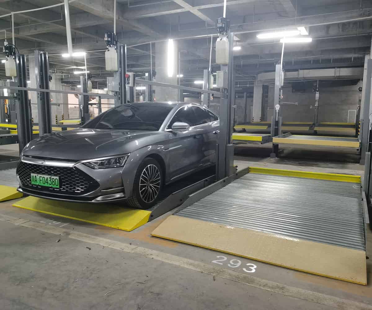 簡易升降式機(jī)械立體停車設(shè)備過驗收.jpg